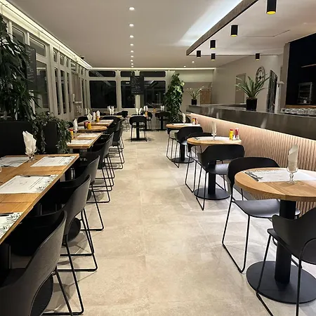 Grand Hotel Senia - Paris Orly Airport-3