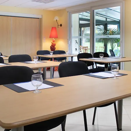 Brit Hotel Chateaudun-2
