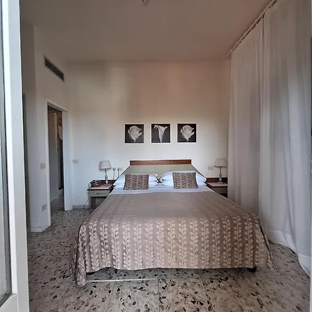Hotel Villa Tiziana-2
