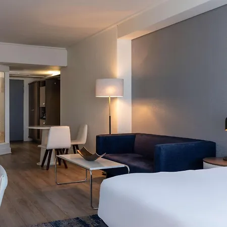 Radisson Blu Gautrain Hotel, Sandton Johannesburg-2