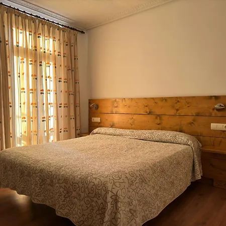 Hostal Aribel Longinos-2