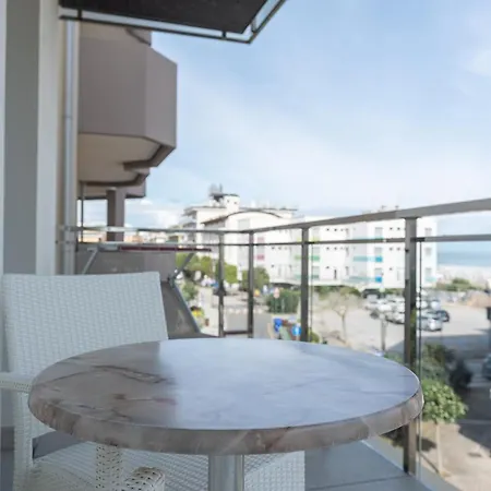 Hotel Marzia Holiday Queen-2