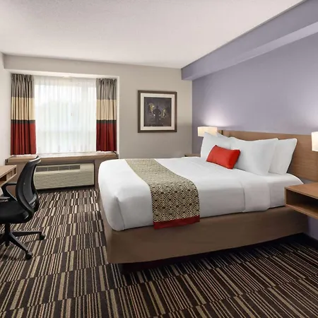 Microtel Inn & Suites By Wyndham Kirkland Lake-2