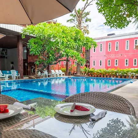 The Train Resort - Your Relaxing Resort With Large Pool & Jacuzzi-2