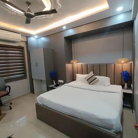 Stayvilla Royal Executive Rooms-3