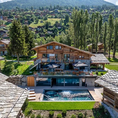 Mad Retreat Hotel-3