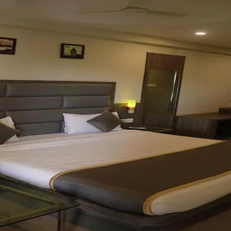 Hotel Royal Retreat-2