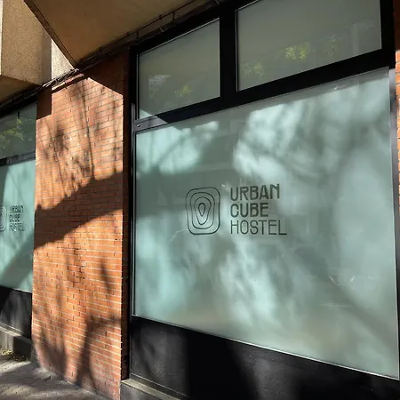 Urban Cube Hostel Sevilla-3