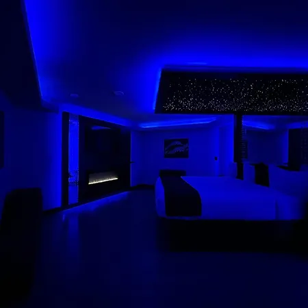 Imperial Suites, Adults Only-3