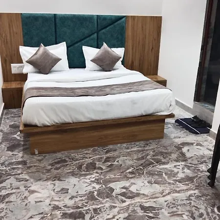 Hotel Sunrise Rooms-3