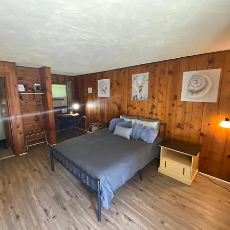 Heart Of The Berkshires Motel-2