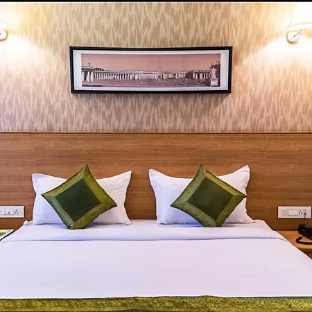 Hotel Grand Orchid Vrindavan - Behind Prem Mandir- In House Parking-2