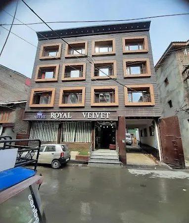 Hotel Royal Velvet Srinagar-2