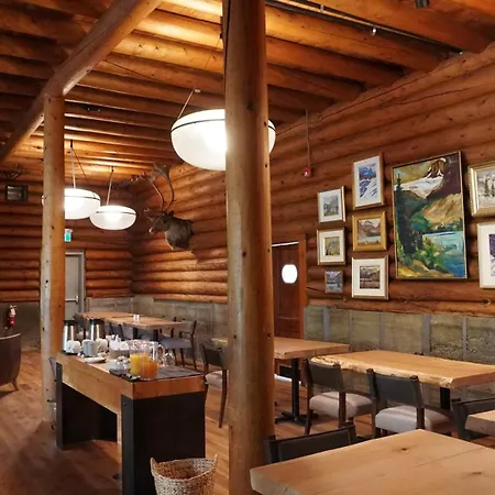 The Lodge At Bow Lake-3