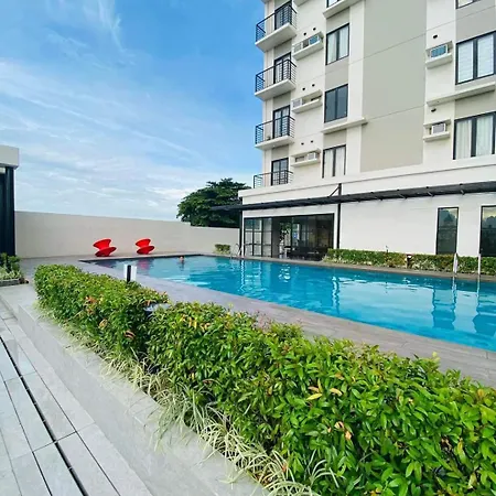 The Median Condo Near It Park-3