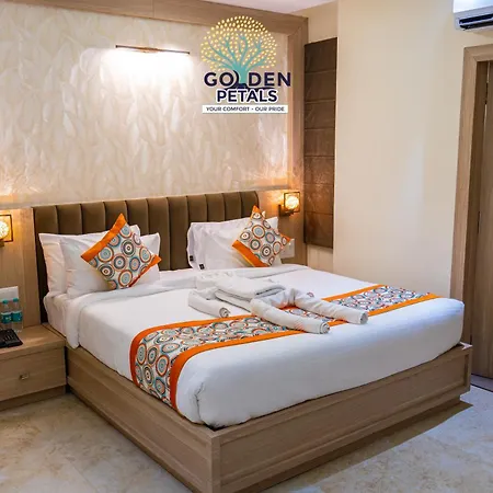 Hotel Golden Petals-3