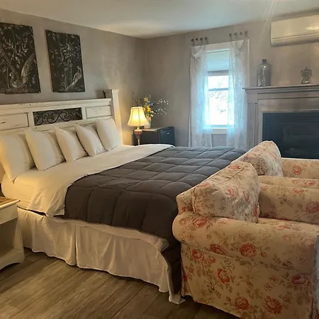 The Vermont Inn-2