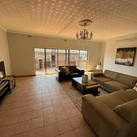 Leas Furnished Apartments Waterkloof-3