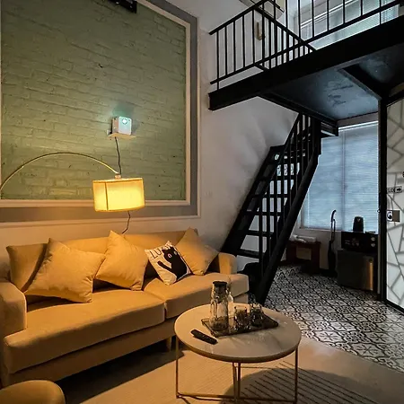 Zeus Living - Old Quater Homestay-3