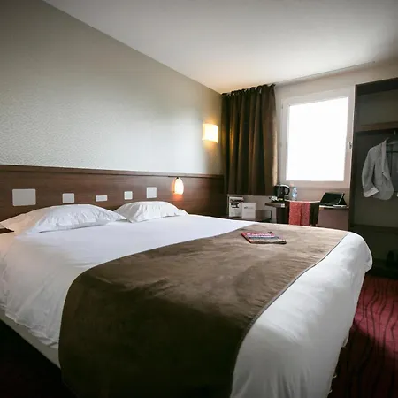 Brit Hotel Rennes Le Castel-3