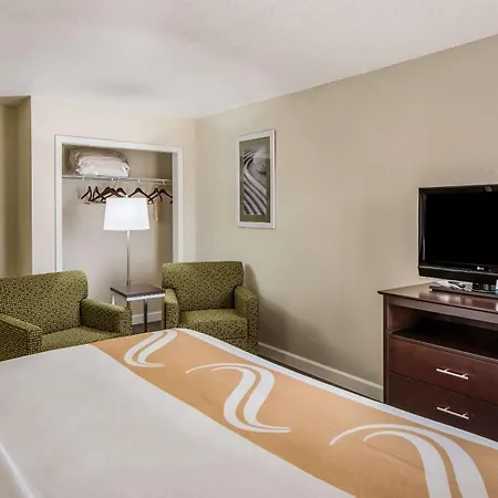 Quality Inn & Suites Quincy - Downtown-2