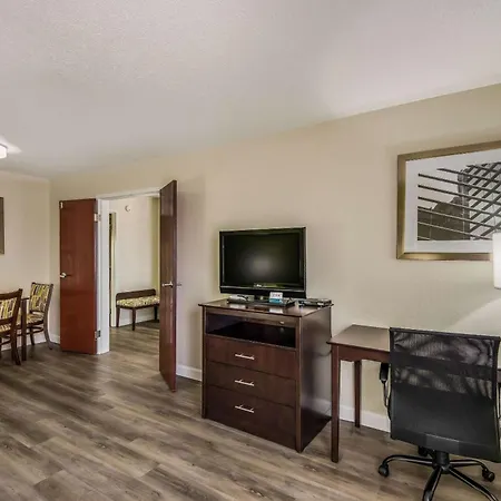 Quality Inn & Suites Quincy - Downtown-3