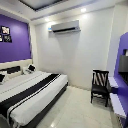 Hotel Season Grand Couple Friendly Pitampura Metro Station-2