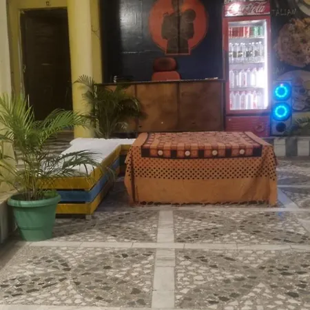 Hotel Oasis-3