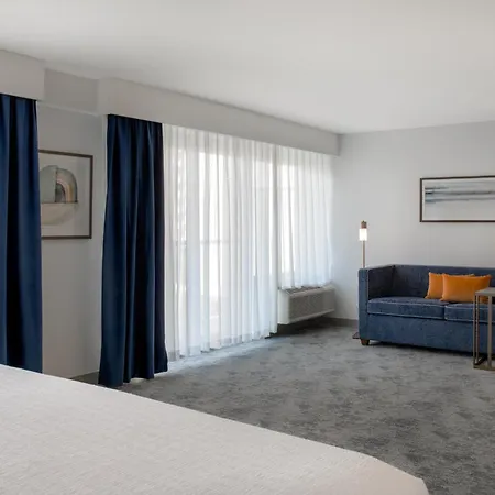 Hampton Inn By Hilton Winnipeg Downtown-3