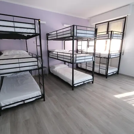 Hostel 3-3