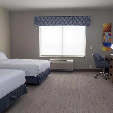 Hampton Inn & Suites Riverton-3