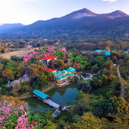 Summit Green Lake Tea Resort & Spa-3