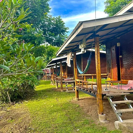 Twin Hut-2