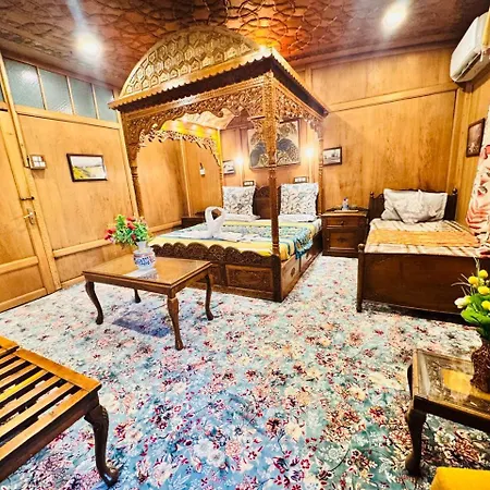 Crown Of India Group Of Houseboats-3
