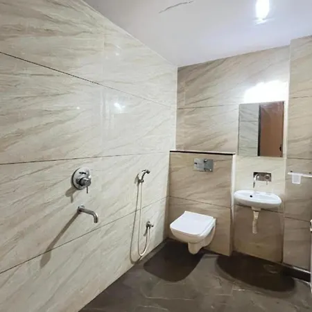 Hotel Urban Holiday House Best Rated-2