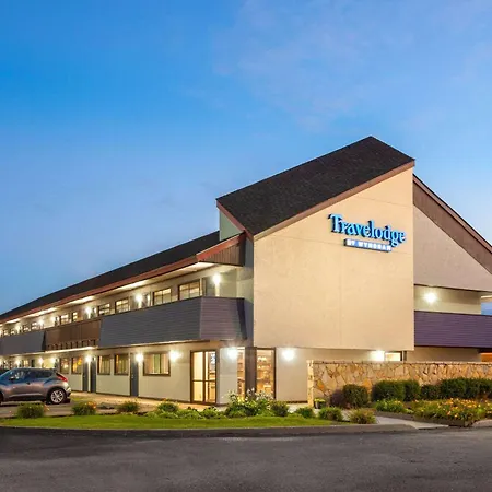 Travelodge By Wyndham Peoria-2