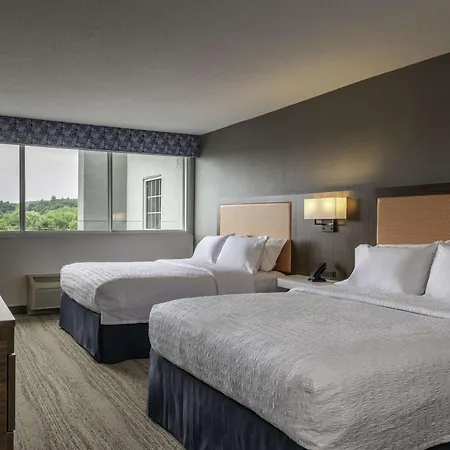 Hampton Inn Manchester Downtown-3