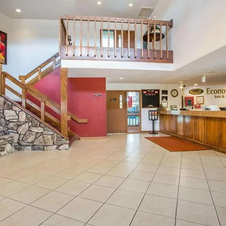 Econo Lodge Inn & Suites-3
