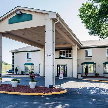 Quality Inn & Suites Des Moines - Merle Hay Road-2