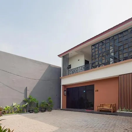 Hanna Residence near RSPI Puri Indah Mitra RedDoorz-2