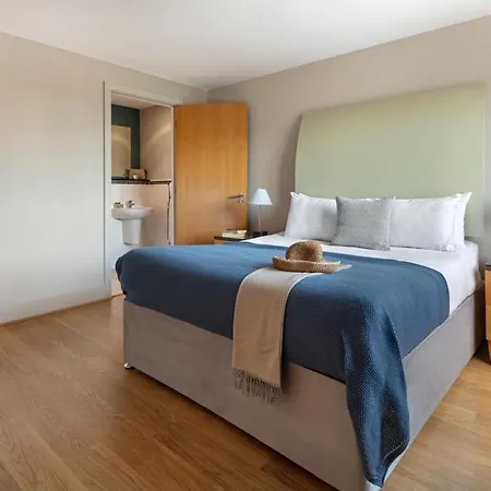 Marlin Apartments Commercial Road - Limehouse-2