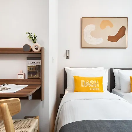 Dash Living On Queen'S-2