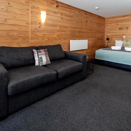 Nelson City Top 10 Holiday Park-2