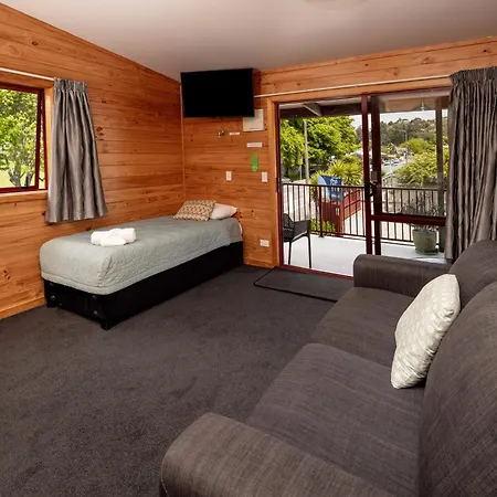 Nelson City Top 10 Holiday Park-3
