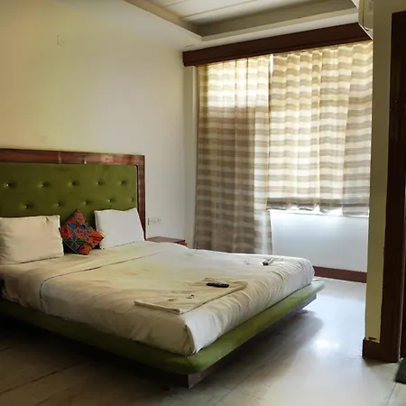 Hotel Elite Sector 45 I Gurgaon Central I Couple Friendly-3