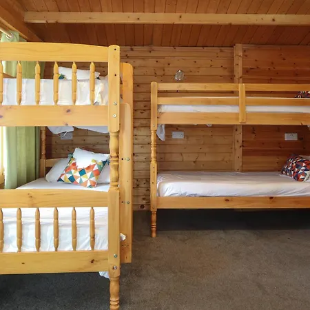 Meadows Way Guest House-3