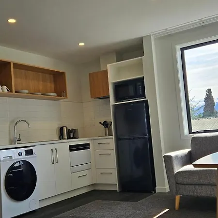 Alps Motel & Apartments-2