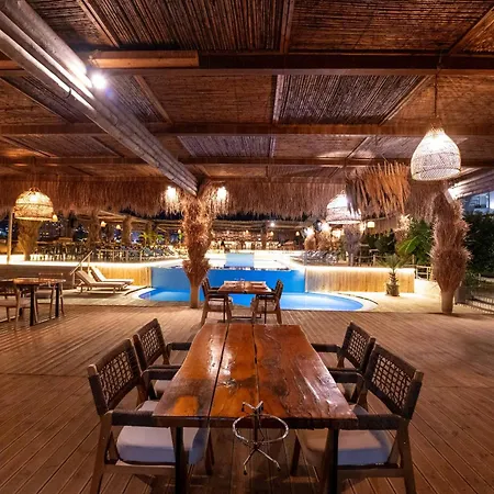 Grand Hotel Saranda-2