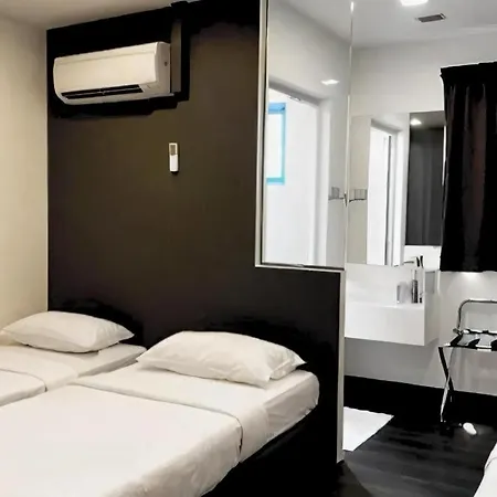 L Hotel @ 51 Desker-3