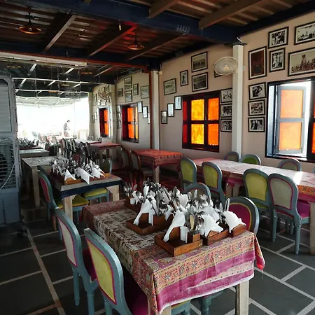 Haveli Kalwara - A Heritage Hotel-3